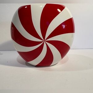Red and White Ceramic Pinwheel Swirl Plant Pot Vase NWOT